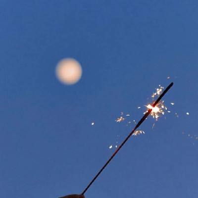 哈马斯无人机朝以军人堆里扔手榴弹